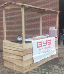 Huren: Kraam voor uitgifte sportdrank